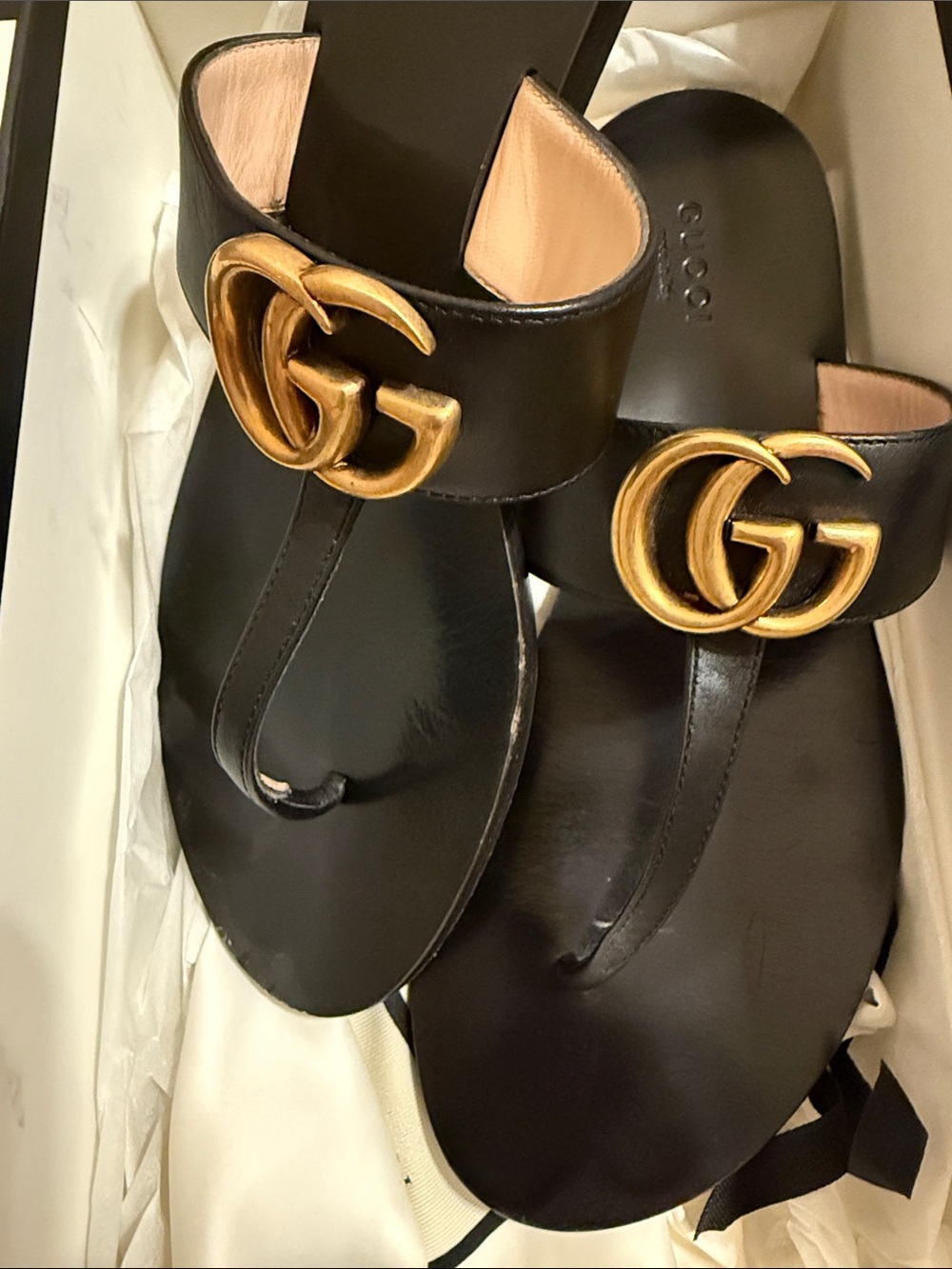 Gucci Black Leather Thong Sandals with Gold Double G